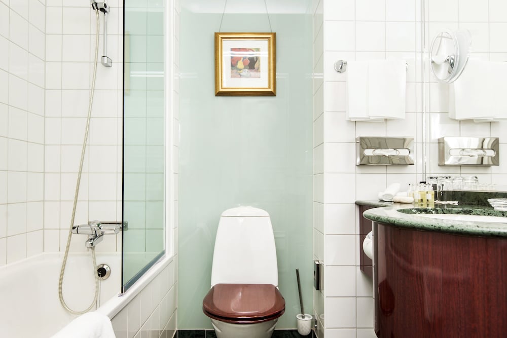 Smaller Standard Double Room - Photo 8