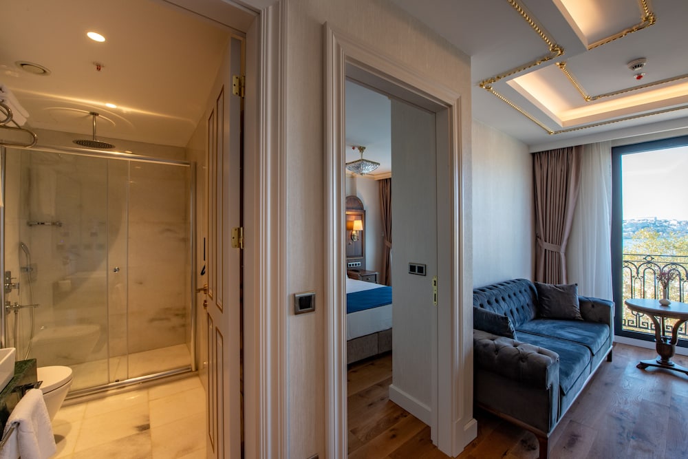 Standard Triple Room photo 2