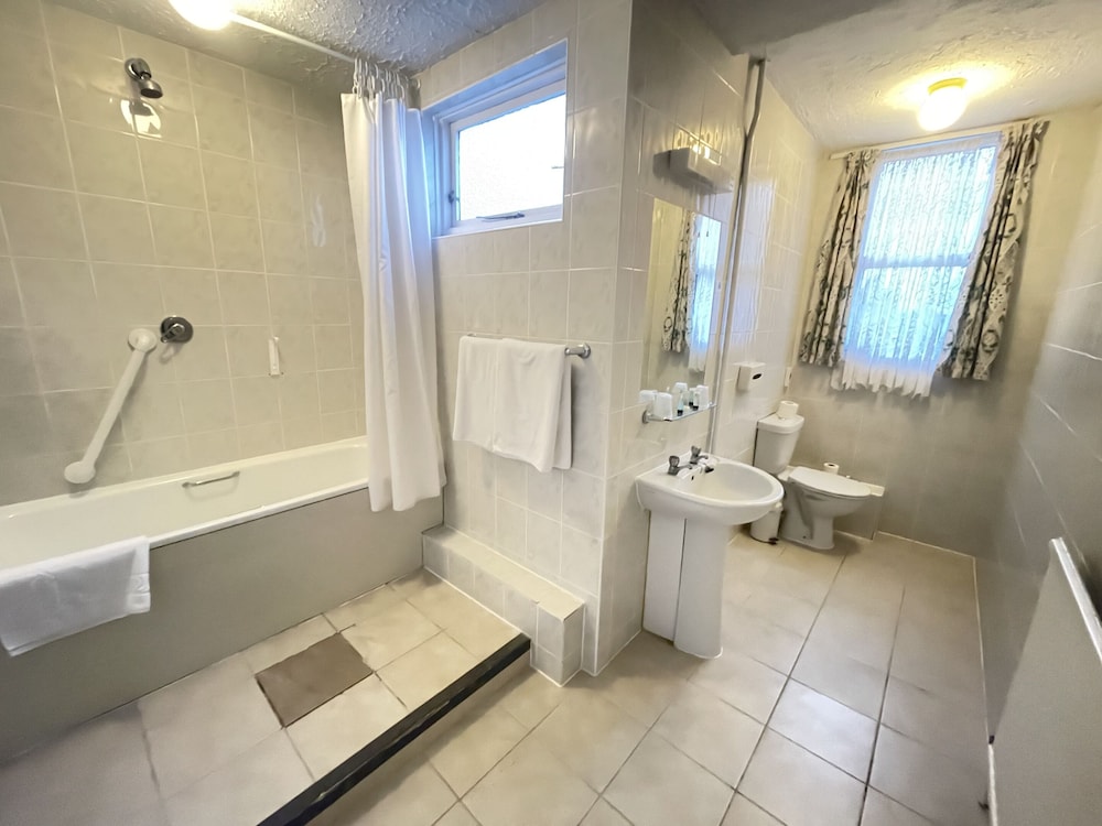 Standard Suite, Private Bathroom, photo 6