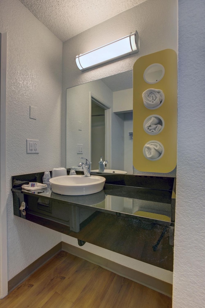 Standard Room, 2 Queen Beds, Non Smoking