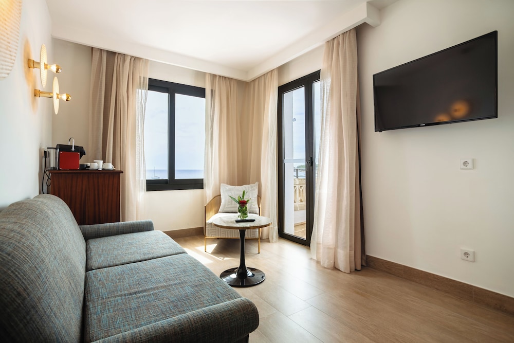 Club Suite, Terrace, Sea View (Preferred Club)