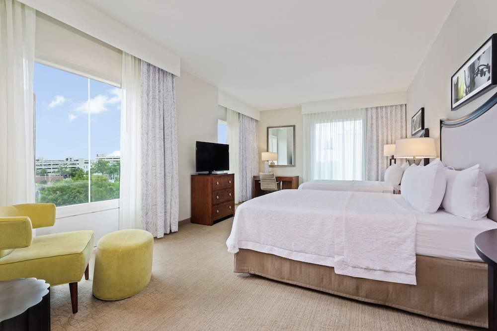 Room, 1 King Bed, Accessible, Bathtub (Accessible)
