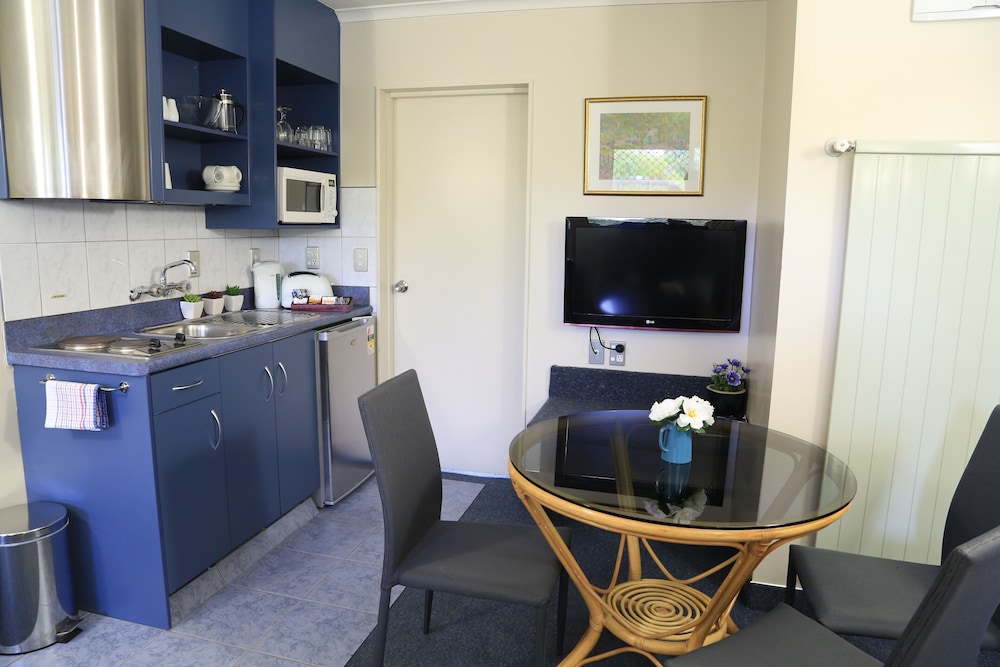 Family Room With Bathroom photo 1