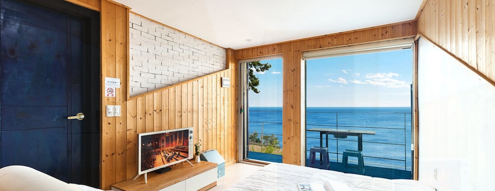 Room, Ocean View (204) photo 2