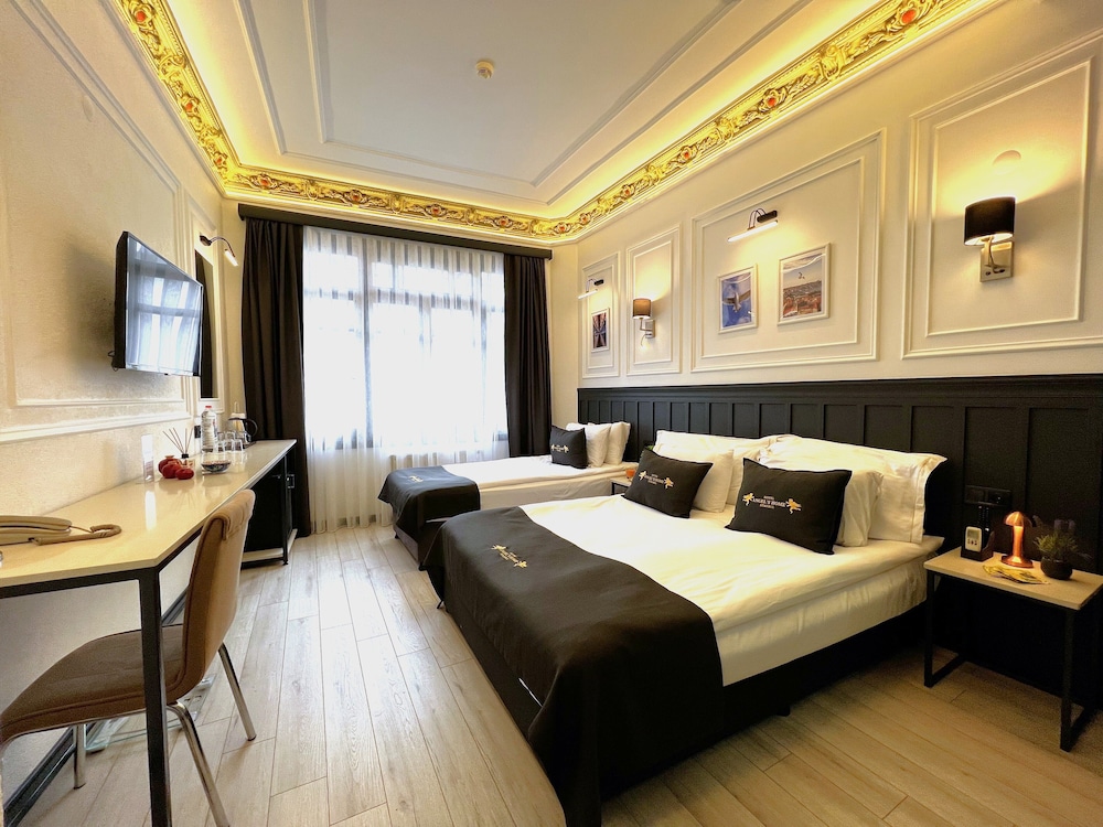 Superior Triple Room photo 1