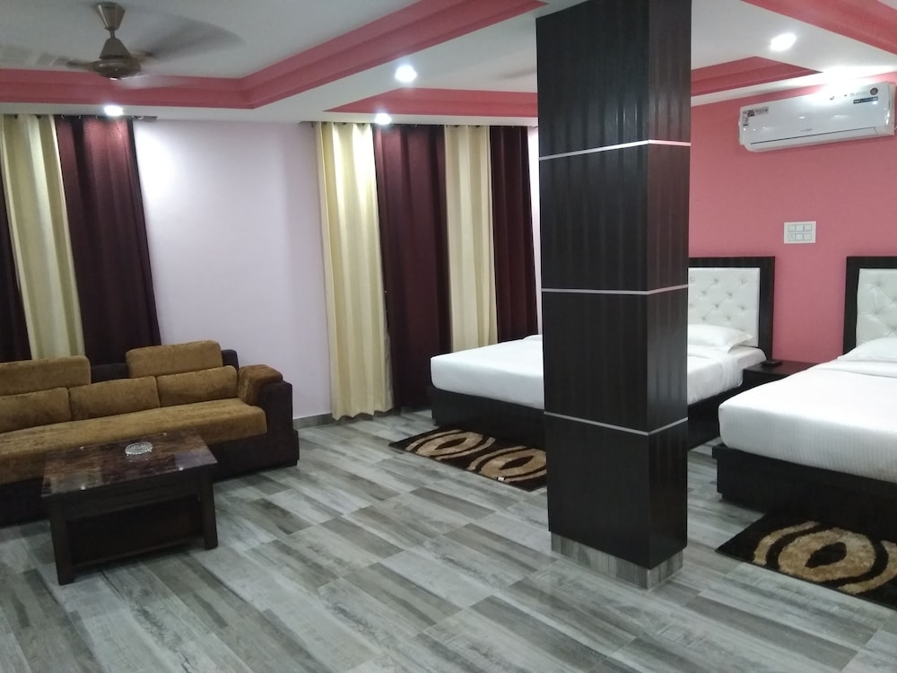 Deluxe Double Room, 1 King Bed, Non Smoking photo 3