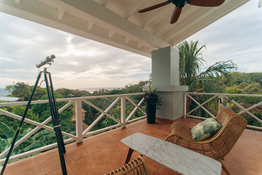 Ocean View King Suite photo 2
