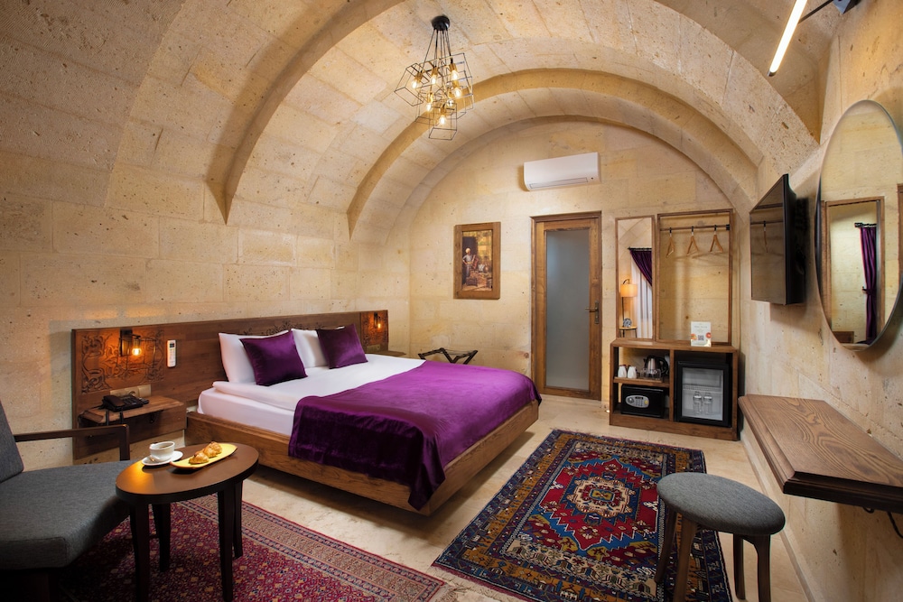 Deluxe Room - Photo 3