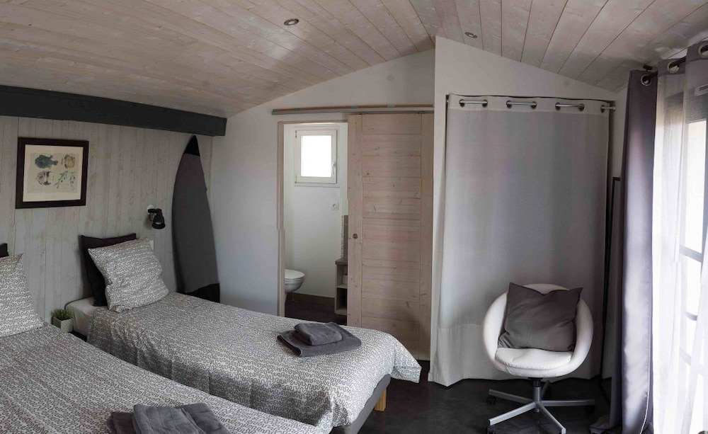 House, 2 Bedrooms photo 1