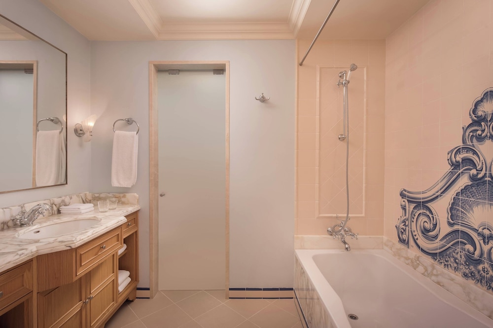 Room, 3 Bedrooms - Photo 2