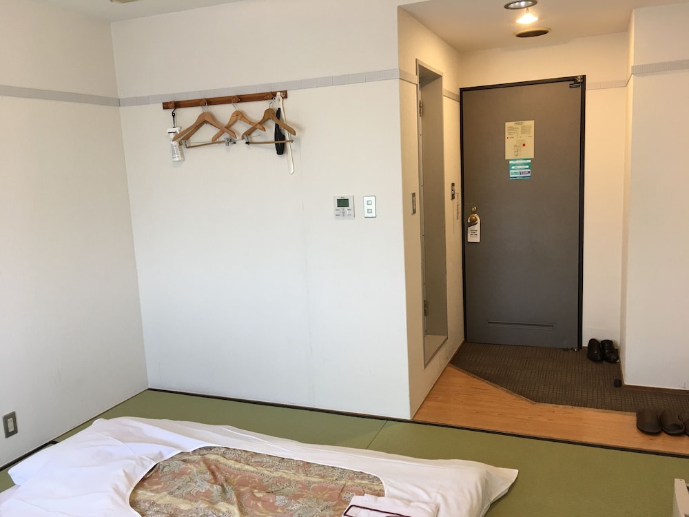 Traditional Single Room, Non Smoking (Japanese-style Room) photo 3