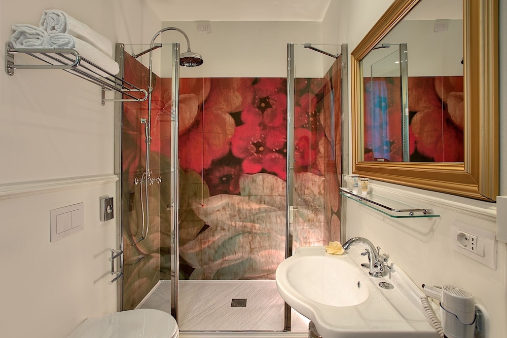 Superior Double or Twin Room - Photo 11