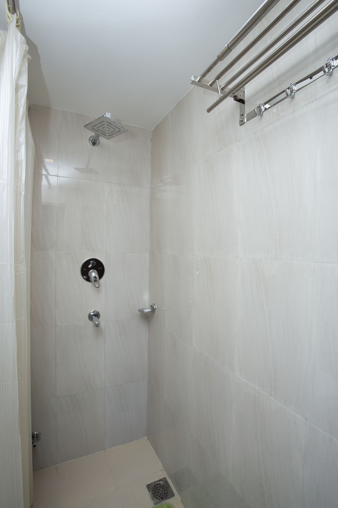 Suite - Photo 5