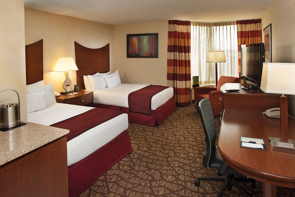 Room, 2 Queen Beds - Photo 2
