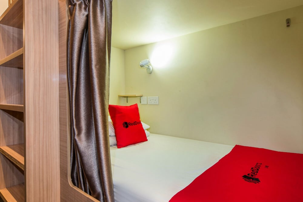 1 bed in 14 Deluxe Cabin Bed Shared Room (Mixed) photo 1