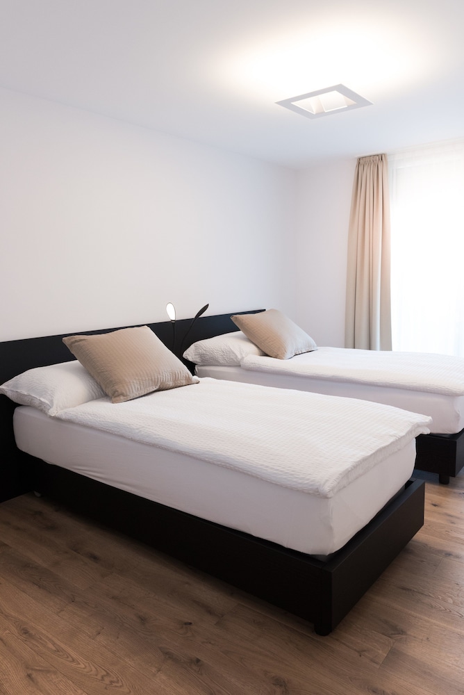 Family Suite, Multiple Beds, Garden View
