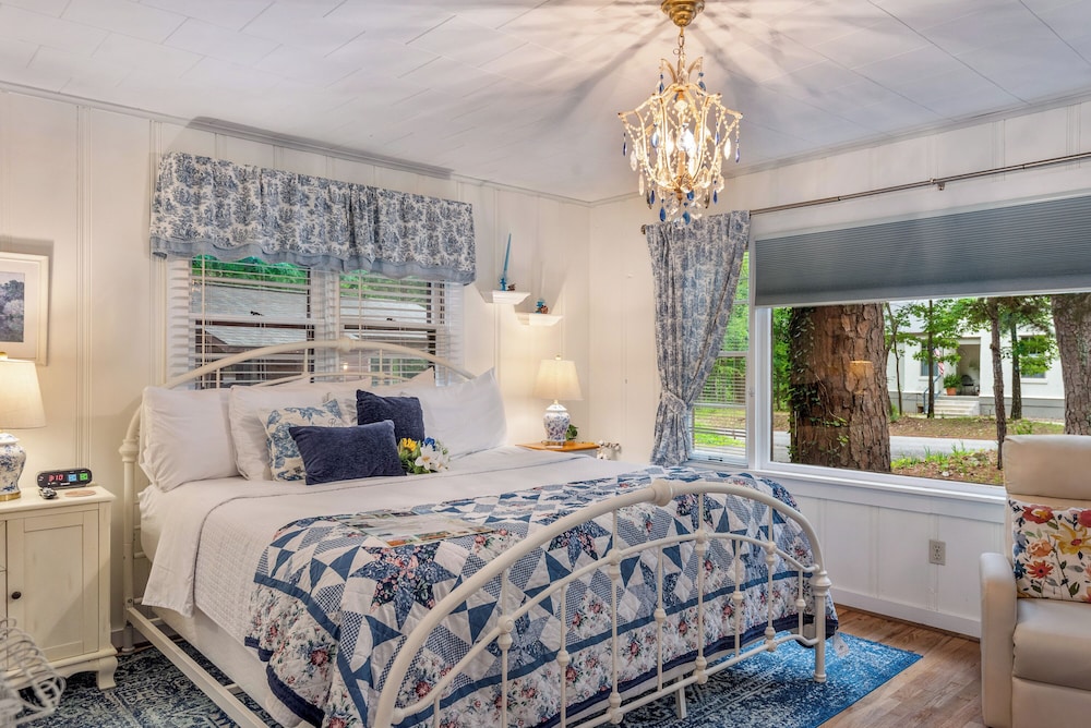French Country Cottage photo 1