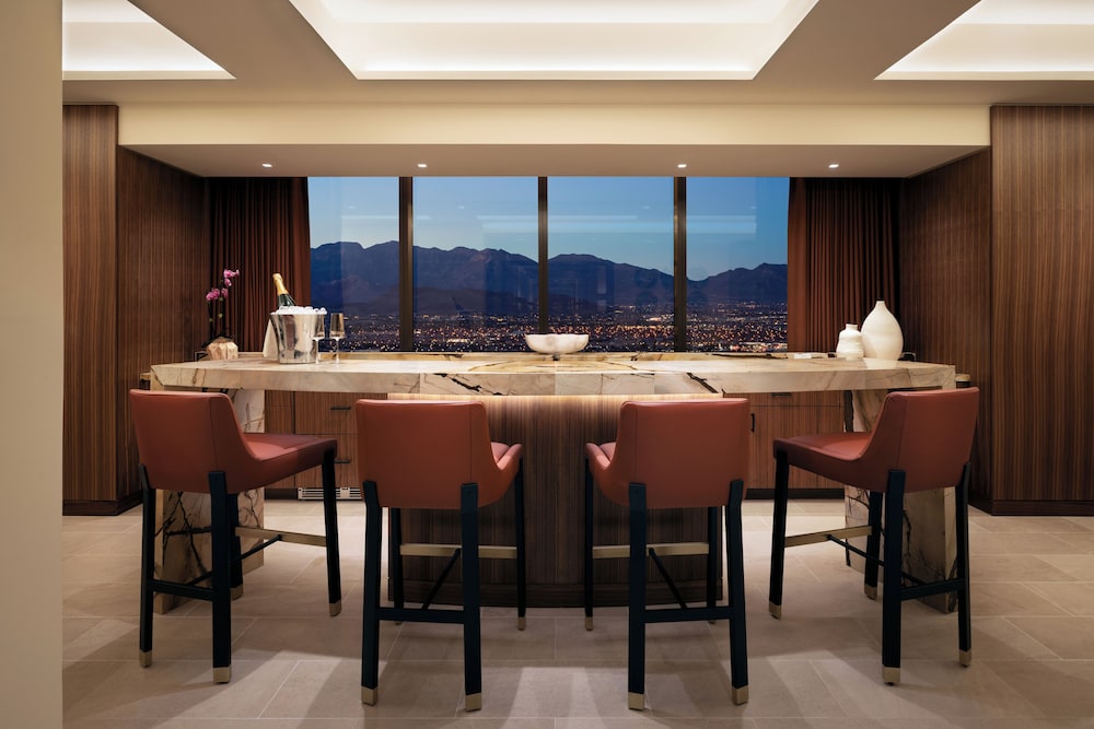 Terrace King Suite thumbnail 5