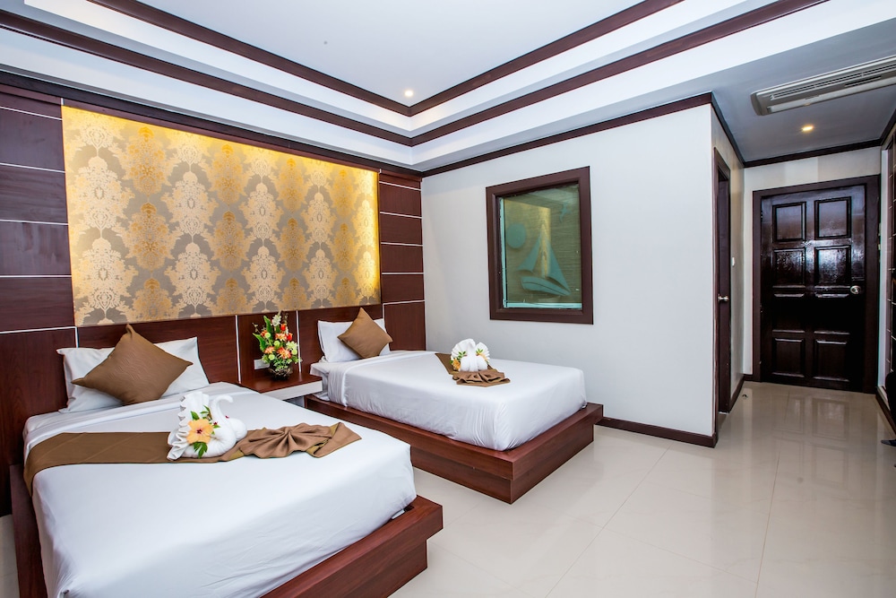 Deluxe Twin Room photo 3