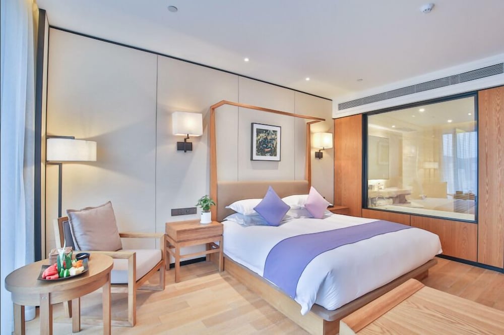 Executive City-view King Room photo 3