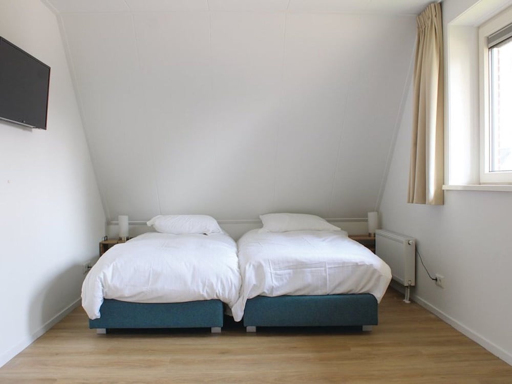 Premium House, 4 Bedrooms photo 1