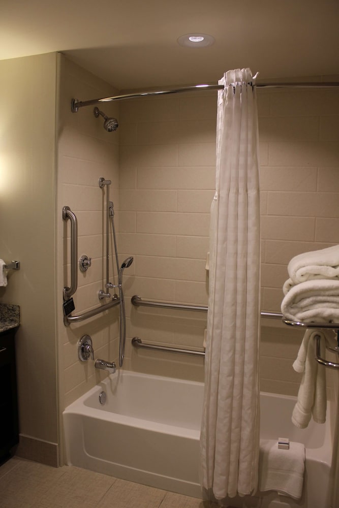 Suite, 1 King Bed, Accessible, Bathtub - Photo 5