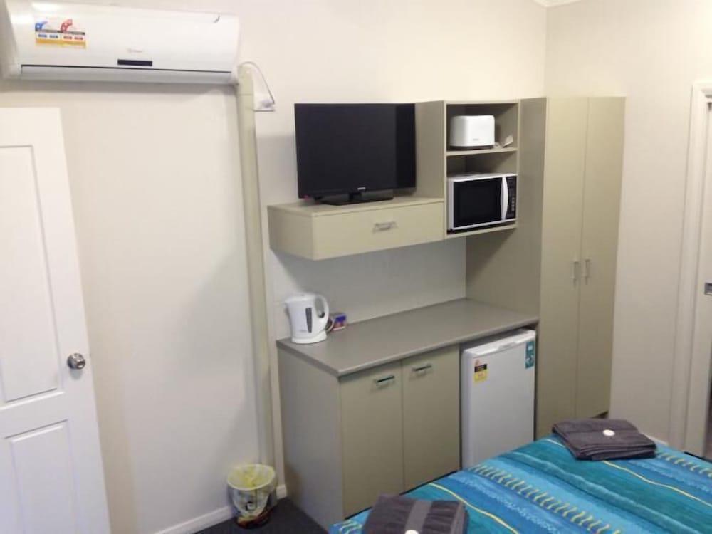 Motel Style Room photo 2