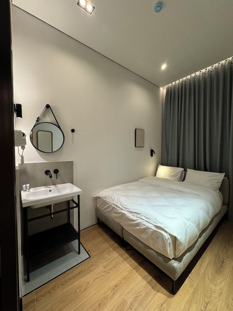 Standard Double or Twin Room - Photo 1