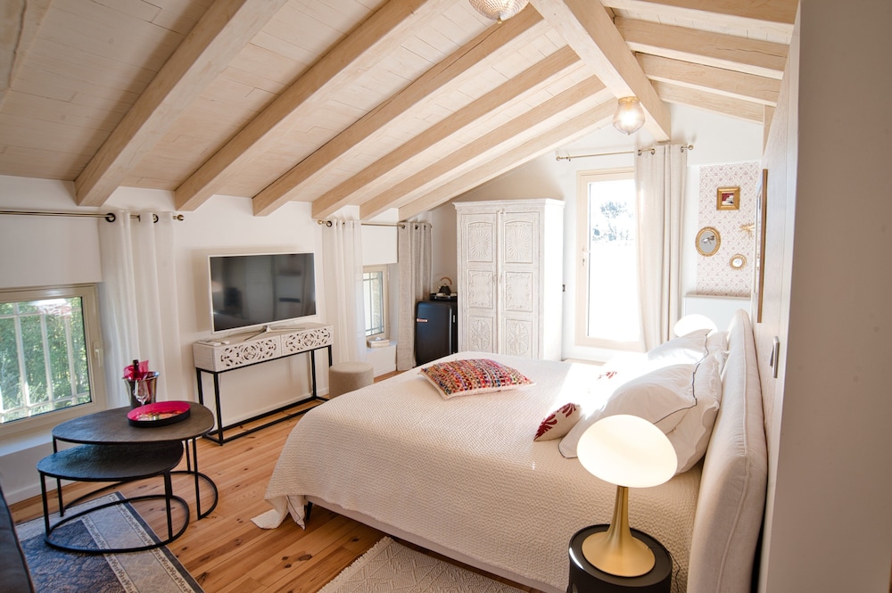 Grand Double Room, Hot Tub, Park View photo 1