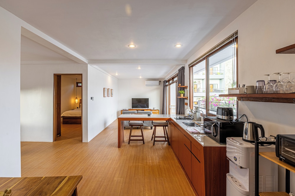 Premium Apartment, 1 King Bed, Balcony, Garden View photo 1