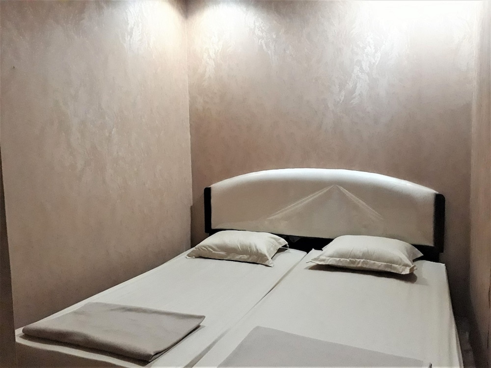 2 Bedrooms - Photo 5