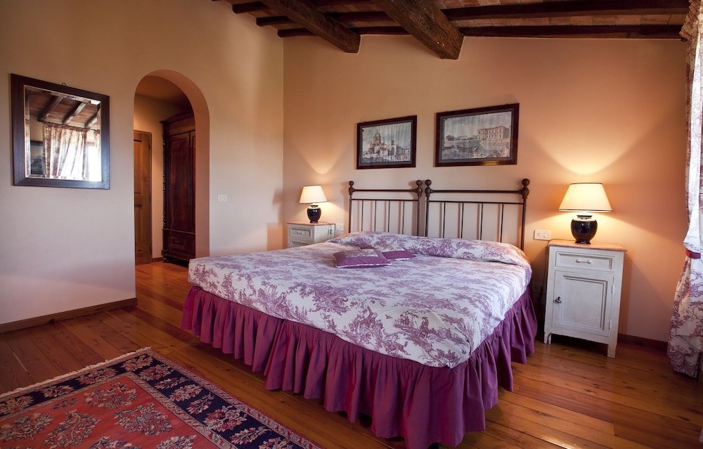 Superior Room, 1 King Bed photo 1