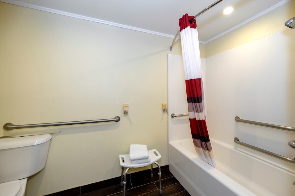 Superior Room, 1 King Bed, Accessible (Smoke Free) - Photo 4