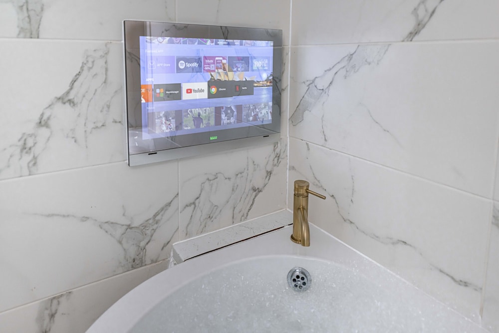 Deluxe Apartment, Hot Tub, City View (Apt 4) - Photo 14