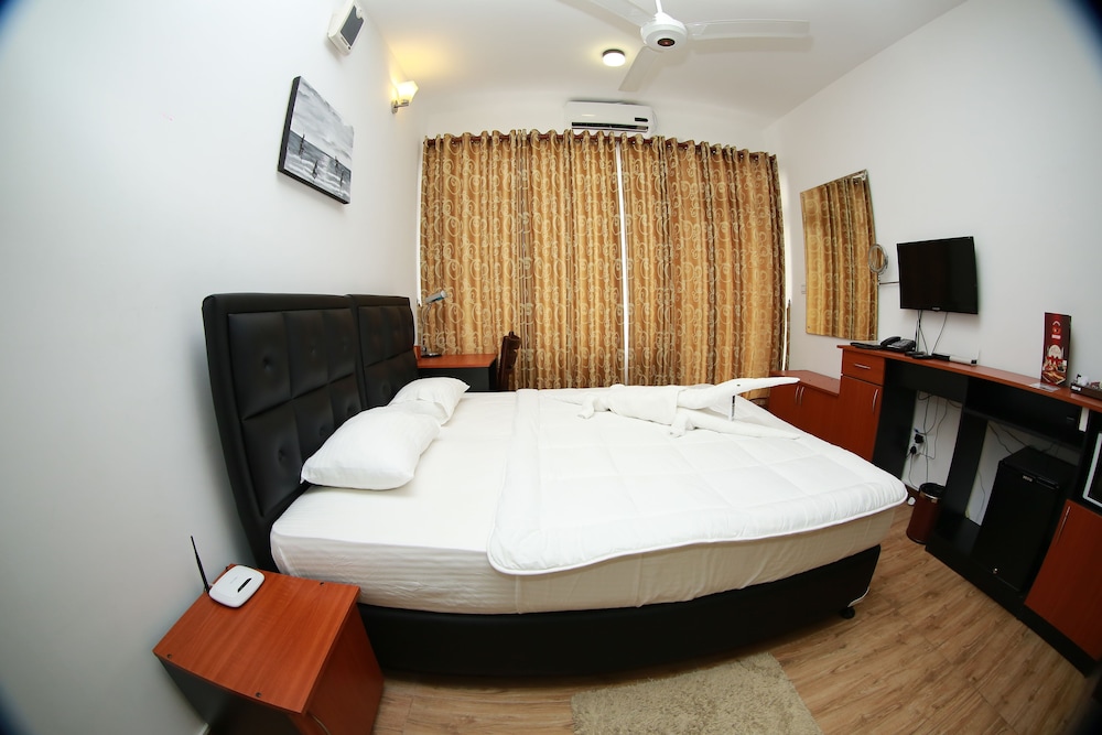 Deluxe Double Room, 1 King Bed, Microwave, Garden View photo 2