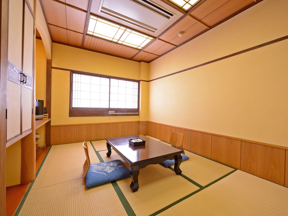 Japanese Room With 6 Tatami Spaces photo 2