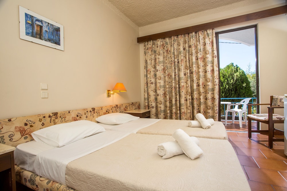 Standard Double Room, Garden View