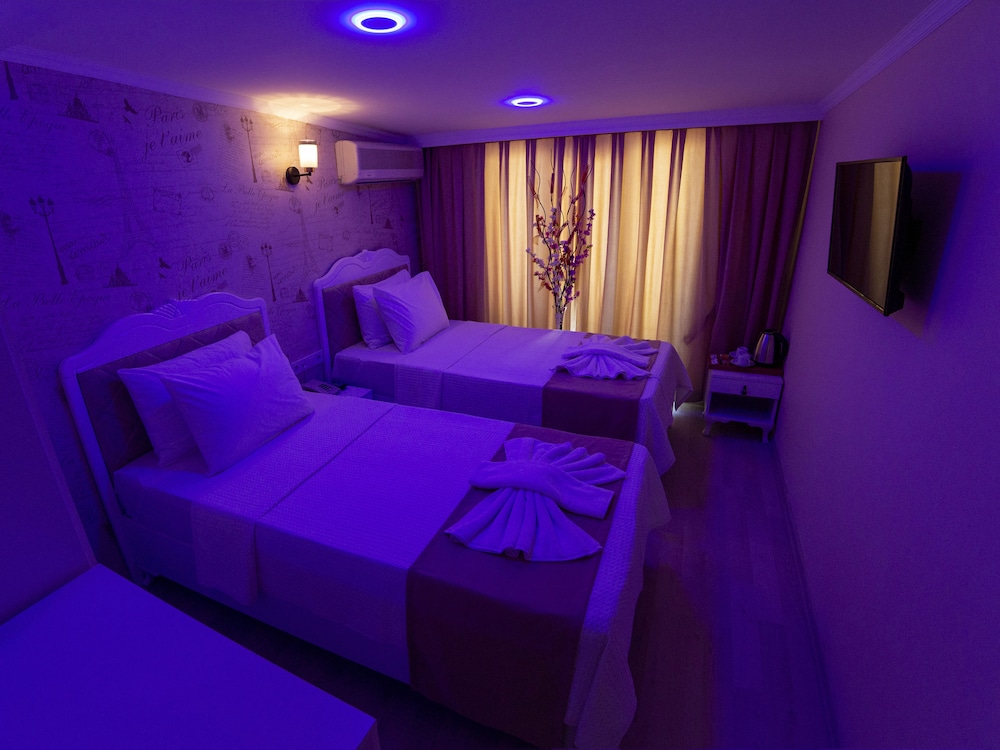 Standard Twin Room photo 2