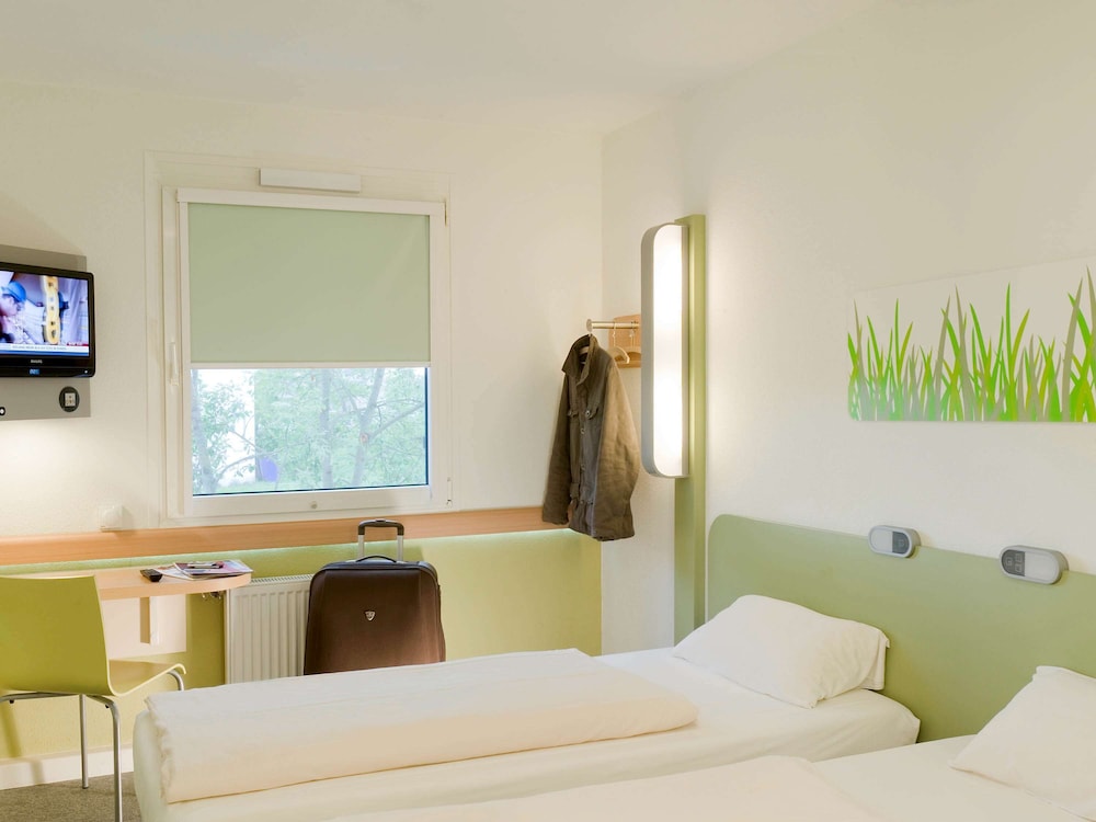 Family Room, Multiple Beds photo 1