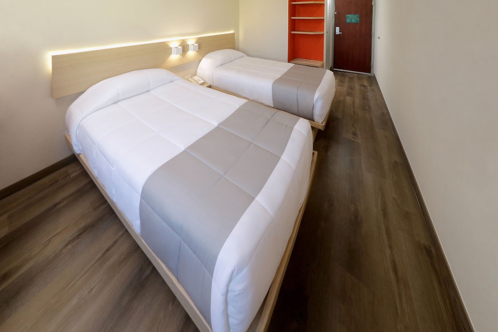 Room, 2 Twin Beds - Photo 1