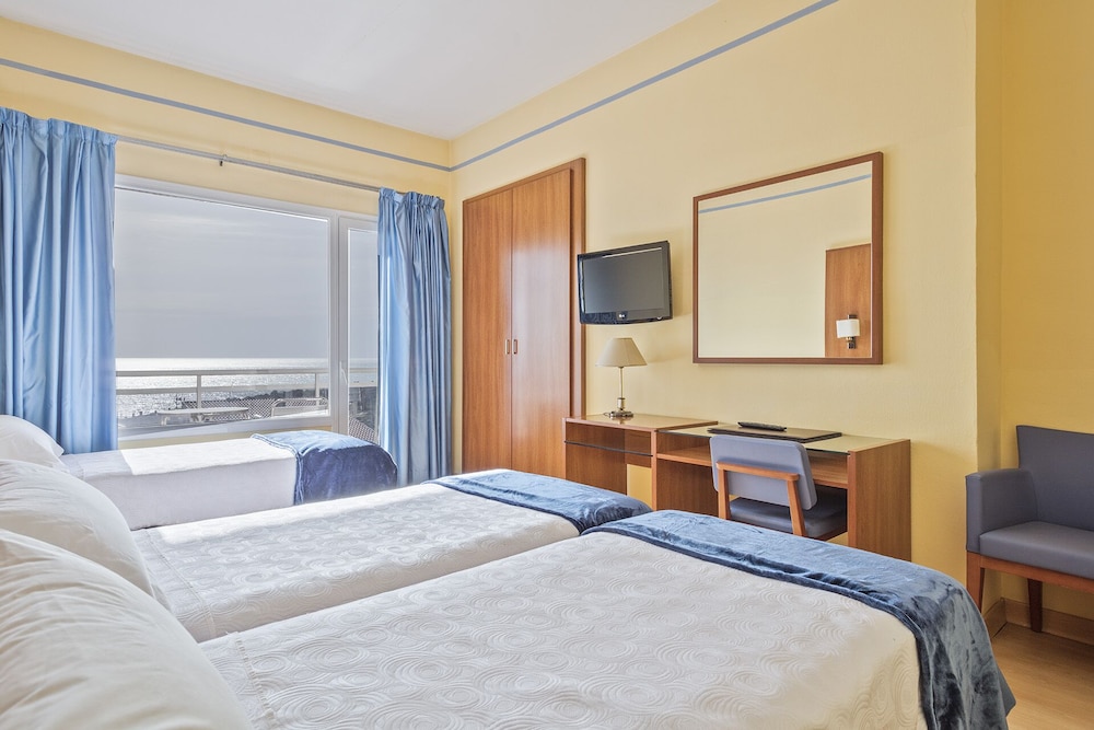 Triple Room, Balcony, Sea View photo 2