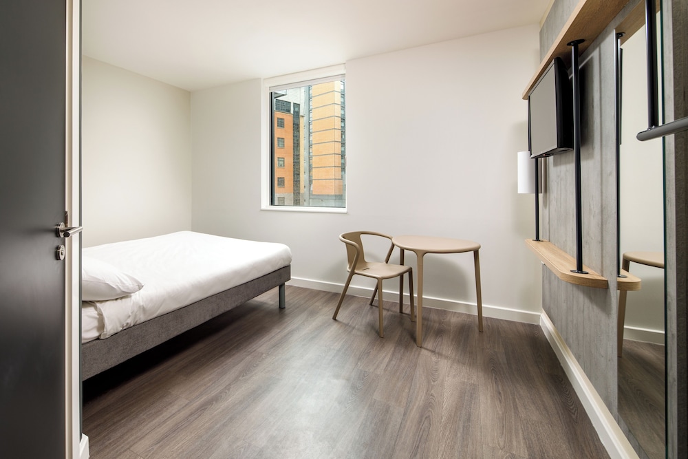 Basic Room, 1 Double Bed - Photo 3