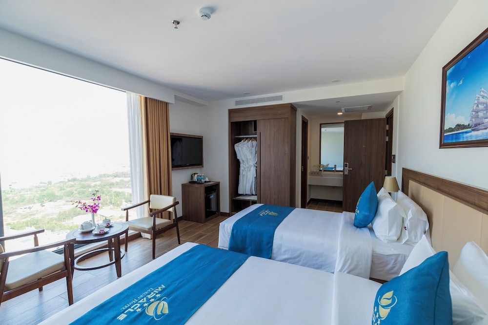 Superior Triple Room, City View