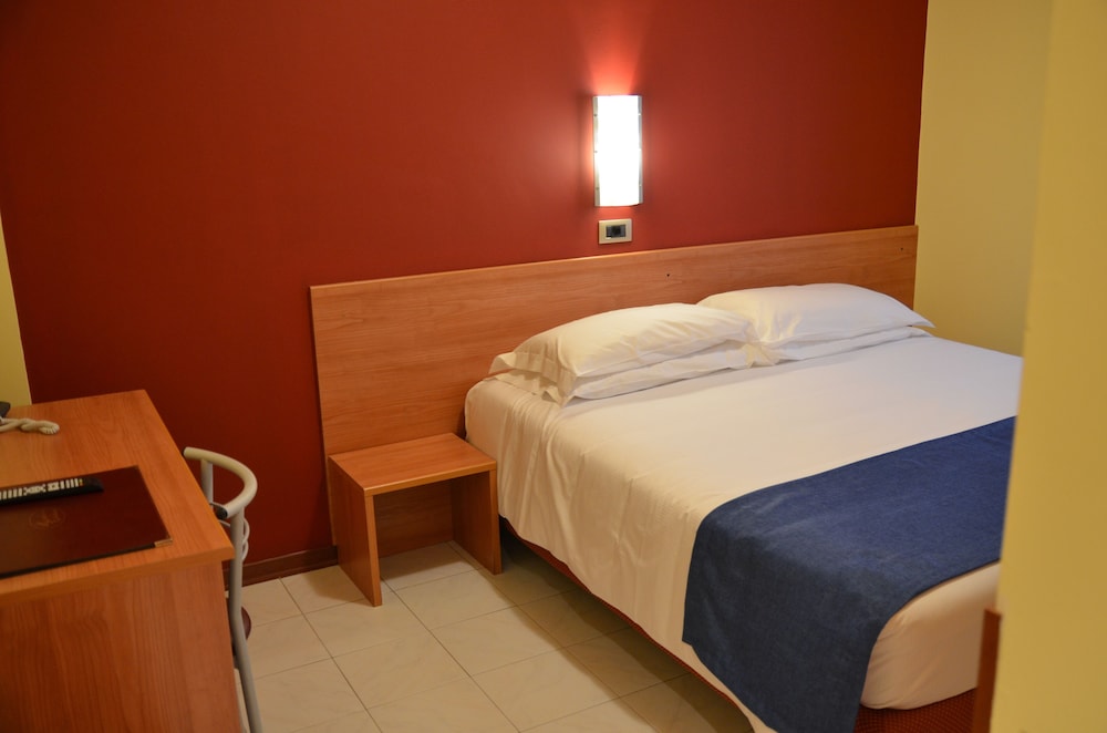 Double or Twin Room photo 2