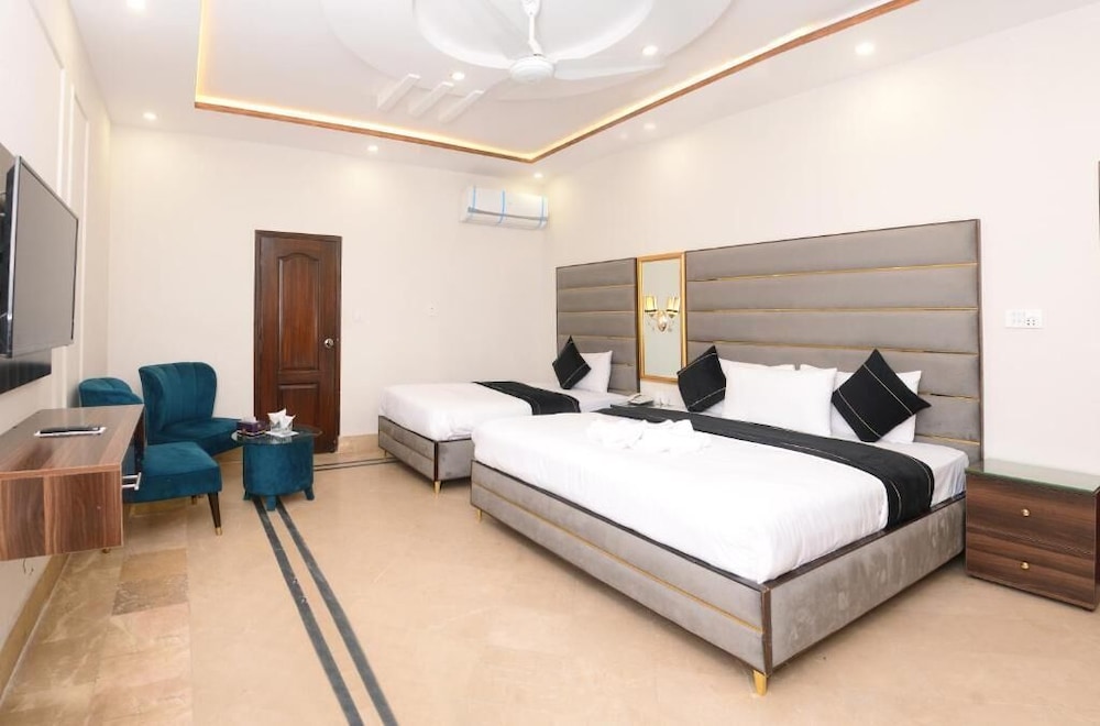 Deluxe Triple Room