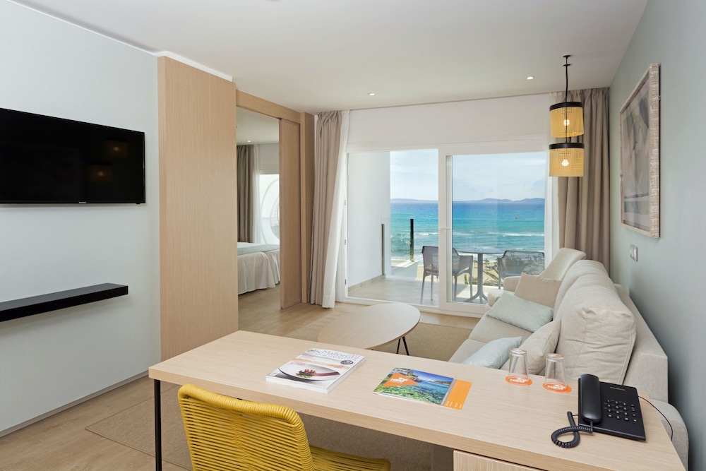 Premium Suite, 1 Bedroom, Balcony, Partial Sea View photo 2