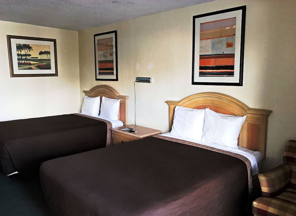 Standard Room, 2 Double Beds - Photo 4