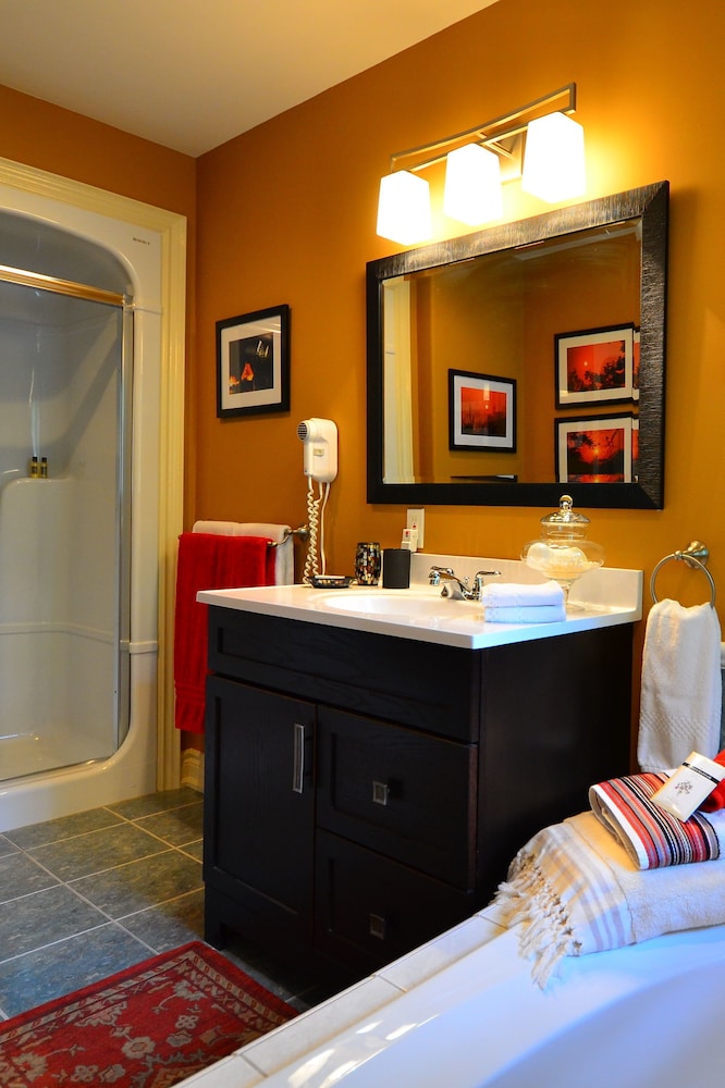 Suite, 1 King Bed (Silk Road Suite) photo 2
