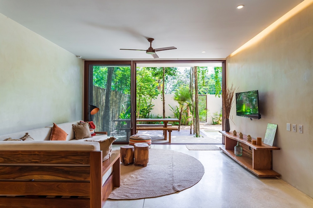 Deluxe Apartment, Private Pool