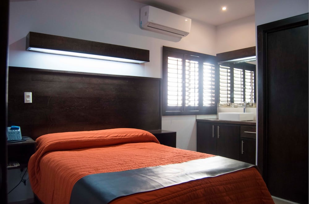 Family Suite, 1 Queen Bed, Non Smoking photo 1